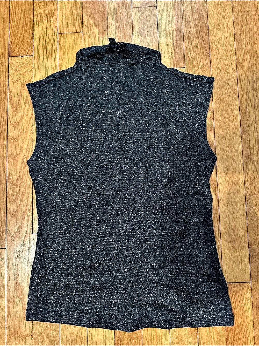 Banana Republic Black Mock Neck Sleeveless Top Size Small Like New with sparkles